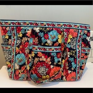 Vera Bradley Get Carried Away Tote in Happy Snails